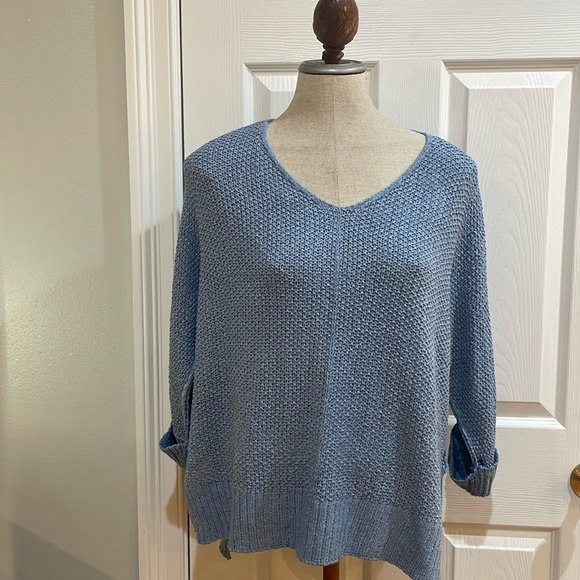 Eesome crewneck knit blue sweater side vents women’s size S - Picture 1 of 9
